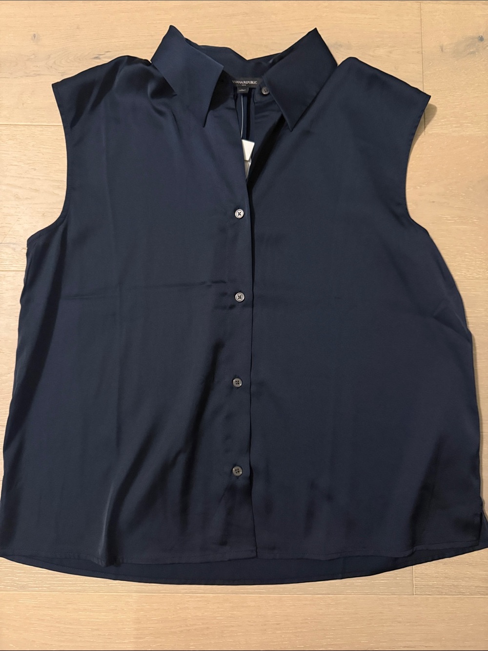Banana Republic Sleeveless Button-Front Shirt - Navy